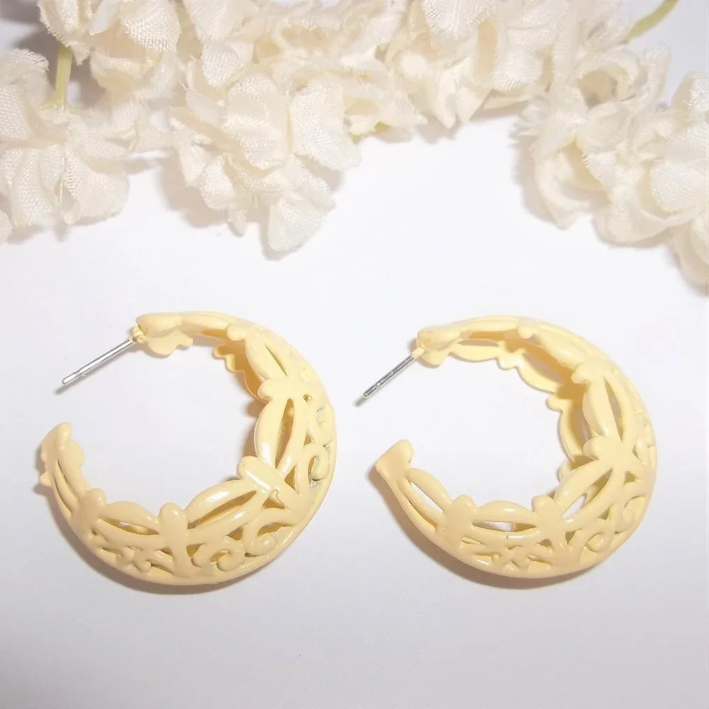 Vintage Hoop Earrings, Hoops, Yellow Hoop Earring, Earring Vintage Earring A333